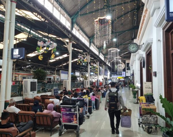 Berangkatkan 31 Ribu Penumpang Arus Balik, KAI Daop 6 Yogyakarta Operasikan 12 Kereta Api