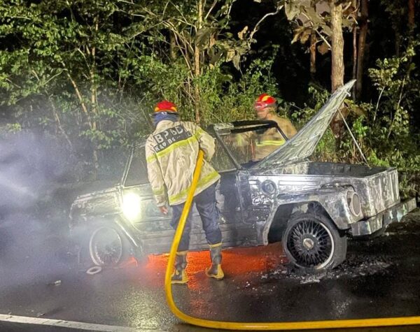 Mobil Pabrikan Jerman Terbakar di Bukit Bego Bantul, Kerugian Rp150 Juta