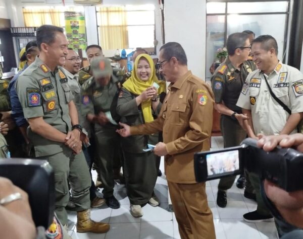 Tidak Terjadwal, Wabup Jember Mendadak Datangi Ruangan ASN di Hari Pertama Masuk Kerja Usai Libur Lebaran