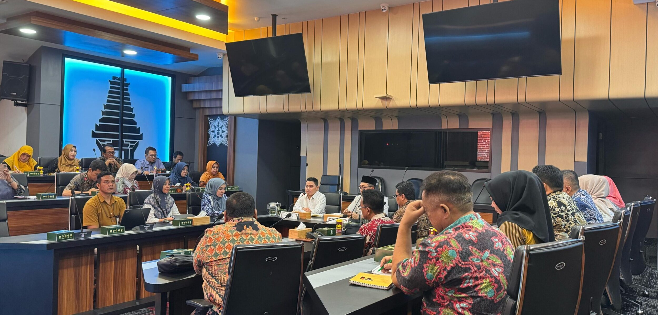 Monev UHC Prioritas, Bupati Mojokerto Pastikan Pelayanan Kesehatan yang Optimal