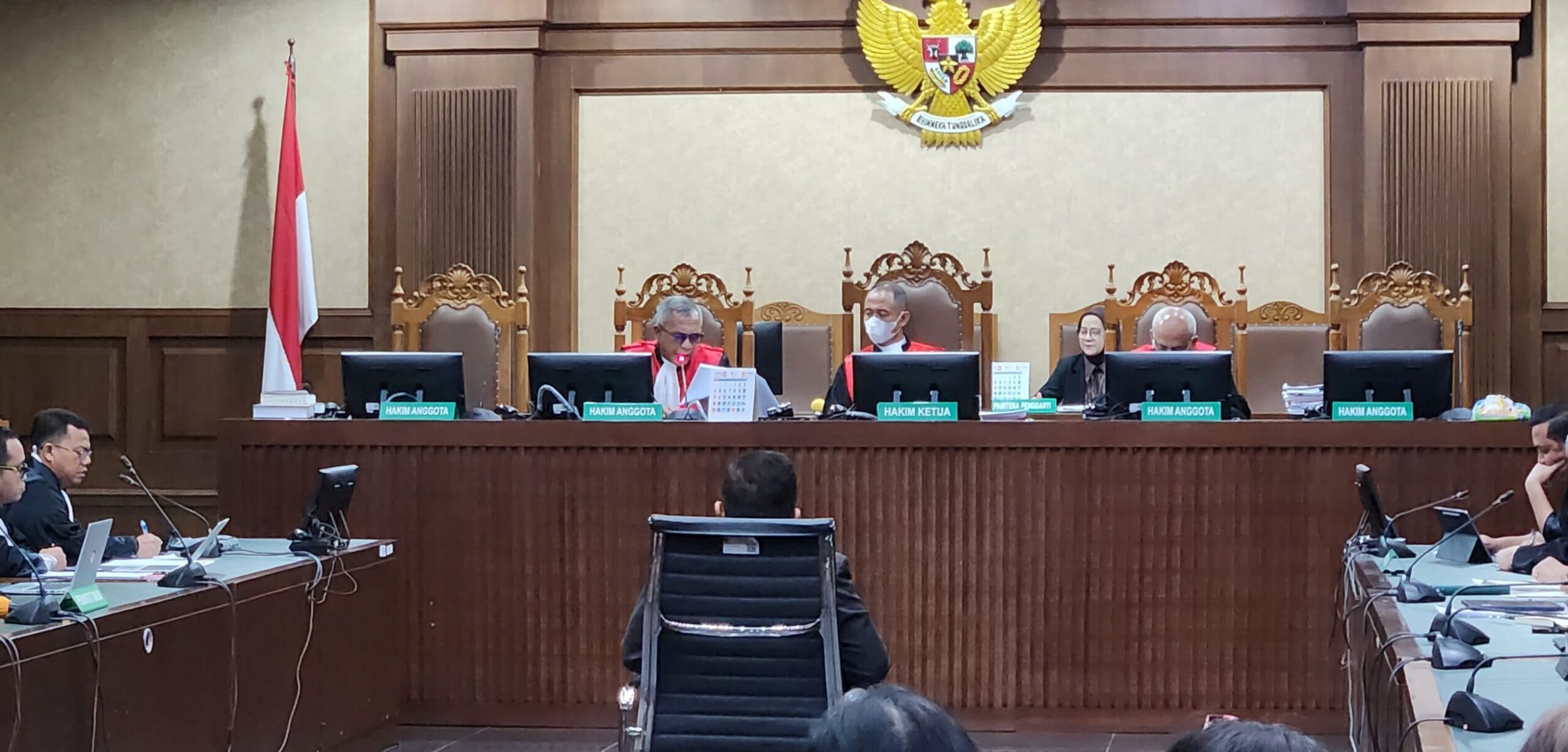 Majelis Hakim Tolak Eksepsi Hasto Kristiyanto, Sidang Berlanjut ke Pembuktian