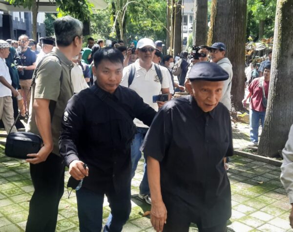 Sempat Ricuh, Alumni Kepung Fakultas Kehutanan Minta Berikan Data Ijazah Jokowi Lulusan UGM