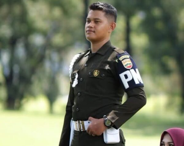 Kisah Inspiratif! Dari Tukang Angkut Air Galon di Dharmasraya, Digo Alfares Kini Jadi Polisi Militer