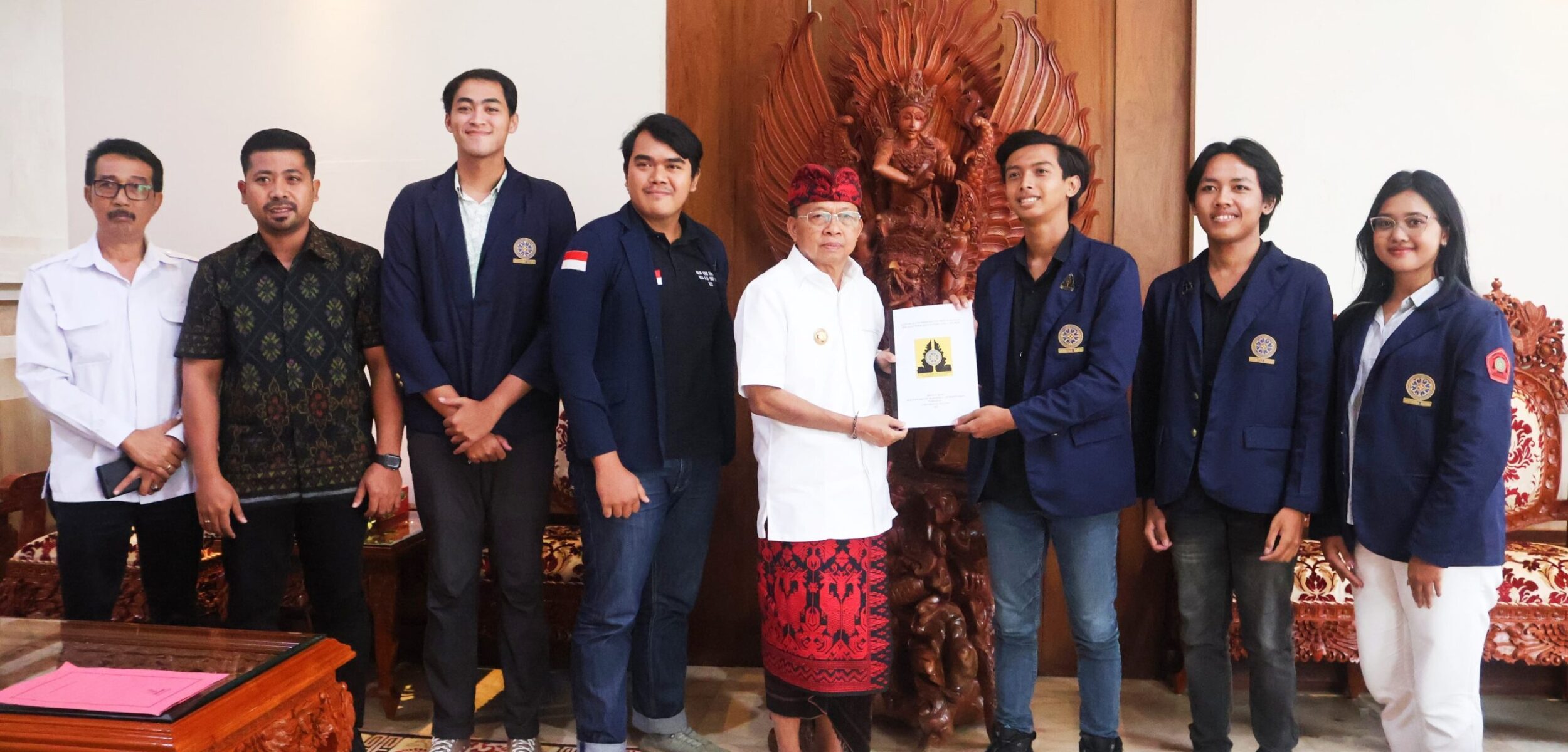 Mahasiswa Unud Dukung Langkah Gubernur Koster Perangi Sampah Plastik di Bali