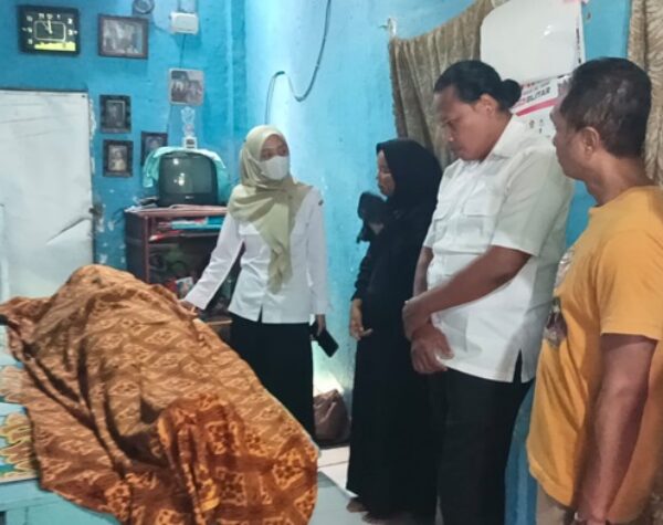 Warga Blitar Ditemukan Meninggal di Teras Warung, Diduga Akibat Serangan Jantung