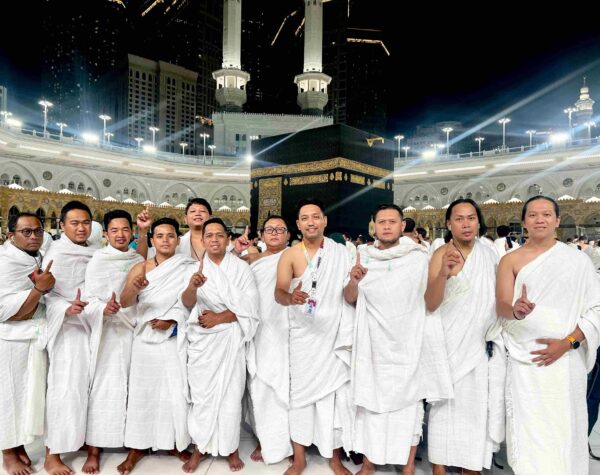 Dahulu Dikenal Bandel, Kini Kompak Umroh Bareng: Kisah Inspiratif Sempoe Smanisda