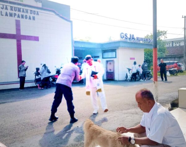 Wujud Toleransi dan Pengamanan, Polres Blitar Kawal Ibadah Jumat Agung Umat Kristiani