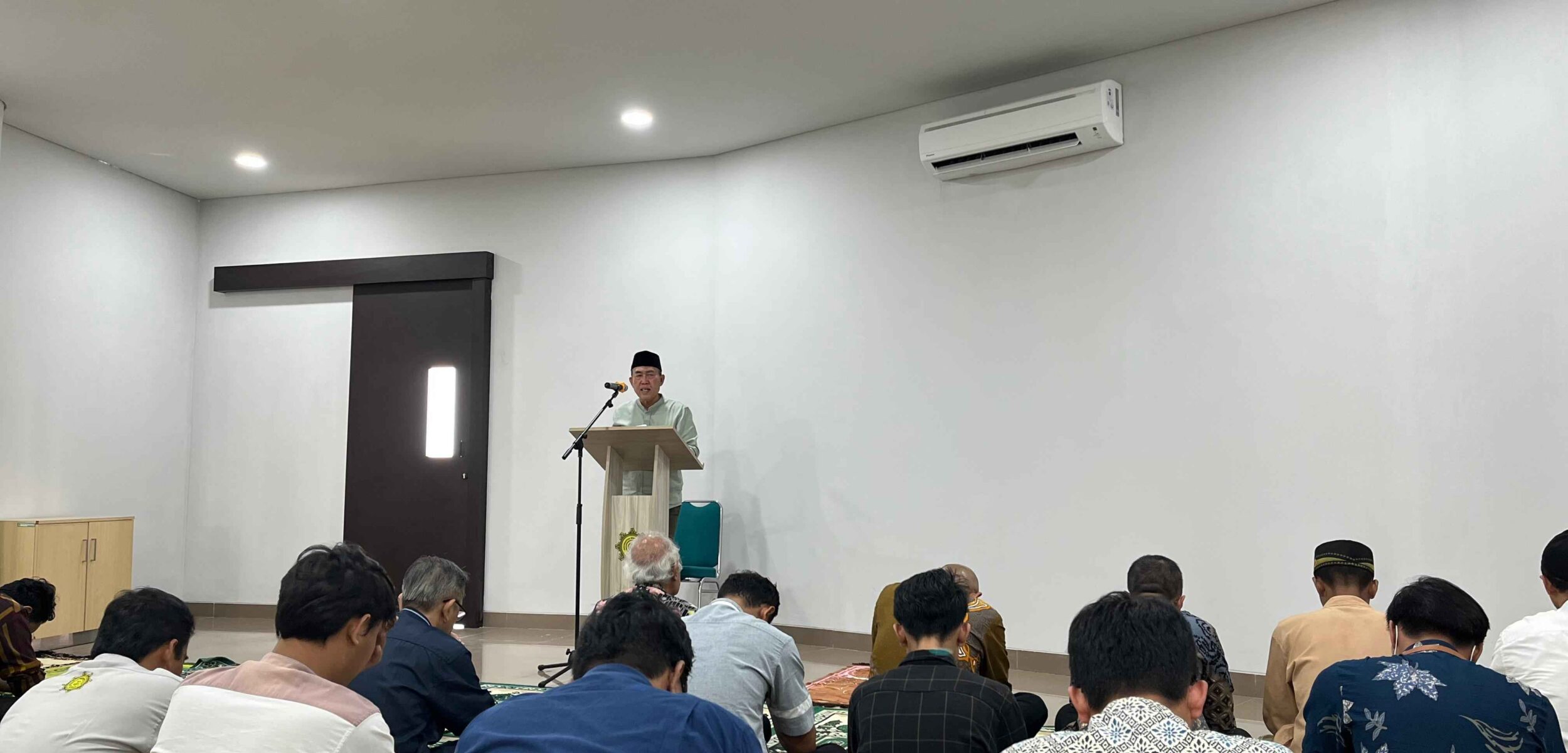 Salat Jumat Perdana di Widya Nusantara, UWM Ajak Masyarakat Makmurkan Tempat Ibadah