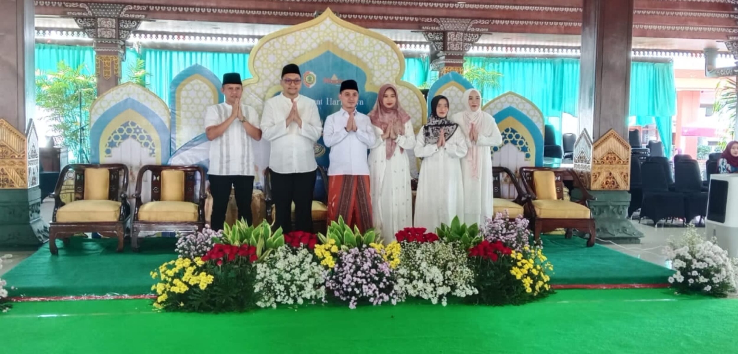 Open House di Pendopo Graha Majatama, Bupati dan Wabup Mojokerto Pererat Silaturahim dengan Masyarakat