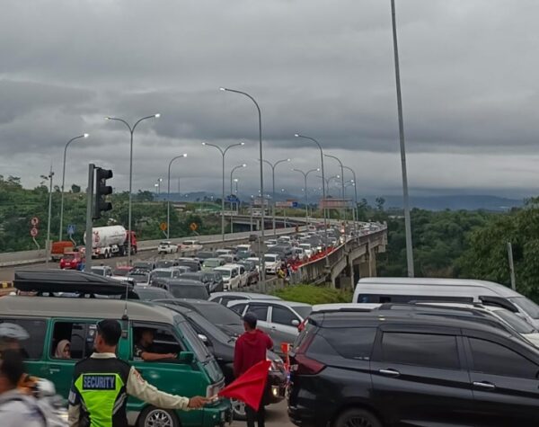 H+2 Lebaran, Kepadatan Kendaraan Kembali Terjadi Ruas Jalan Utama Sukabumi