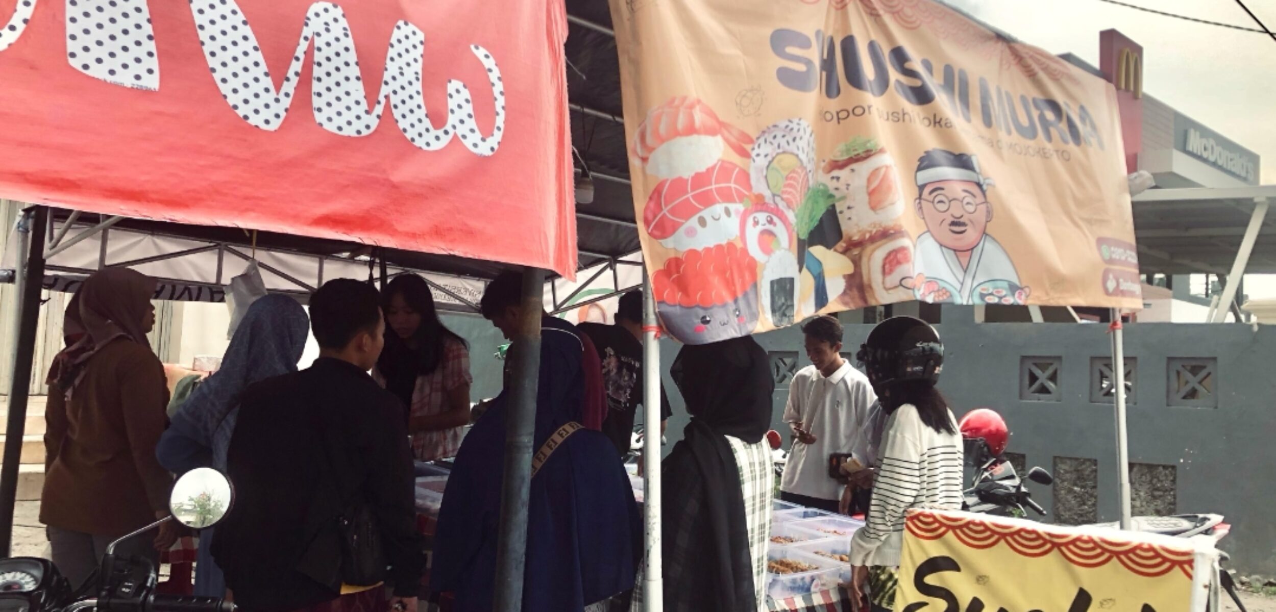 Terinspirasi Tiktok Lalu Coba-coba, Jajanan Sushi di Mojokerto ini Jadi Buruan Pecinta Kuliner