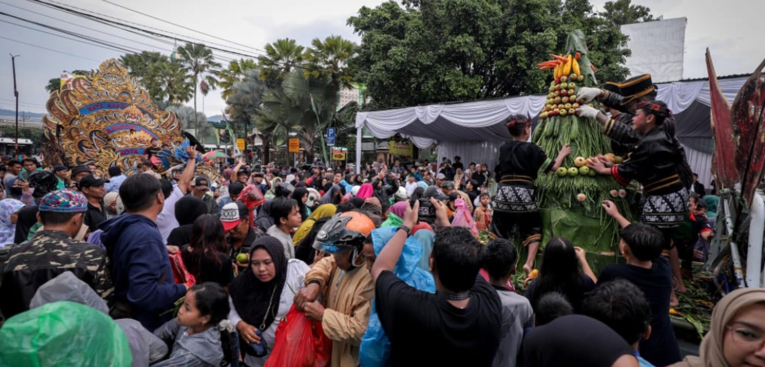 Pemkot Batu Gelar Grebeg Ketupat Syawal, Dimeriahkan Pawai Budaya