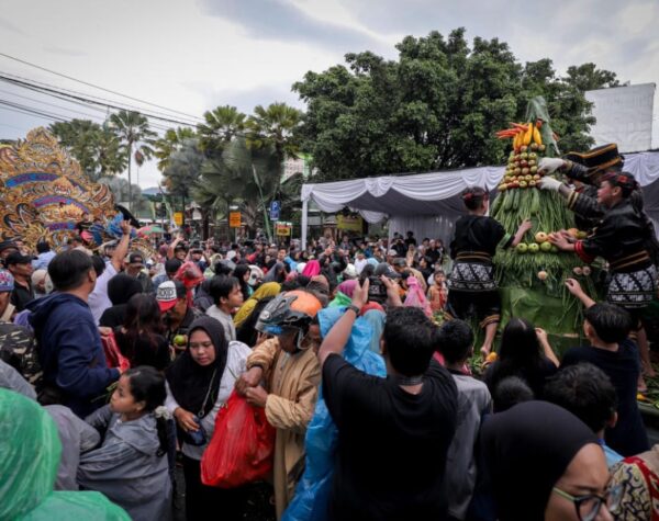 Pemkot Batu Gelar Grebeg Ketupat Syawal, Dimeriahkan Pawai Budaya