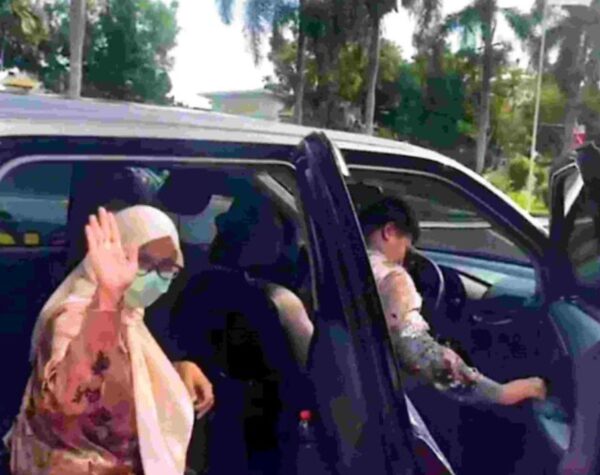 Mantan Bupati Blitar Diperiksa Kejari Terkait Dugaan Korupsi Proyek Dam Kali Bentak