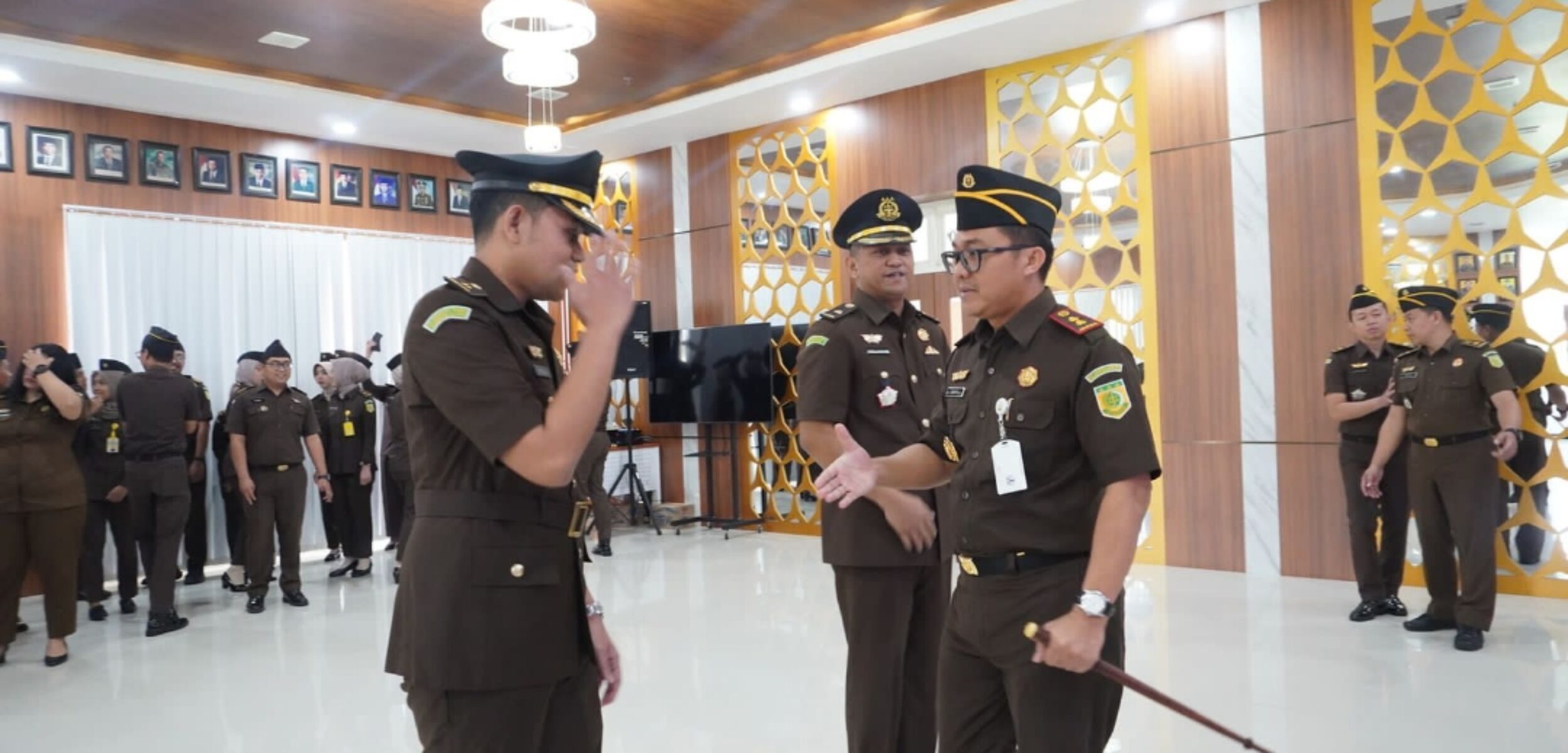 Pimpin Pelantikan dan Sertijab Kasi Pidsus Kejari Batu, Begini Harapan Kajari
