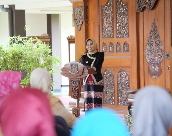 Peringati Hari Kartini, Wali Kota Mojokerto Edukasikan Pencegahan Kanker bagi Perempuan