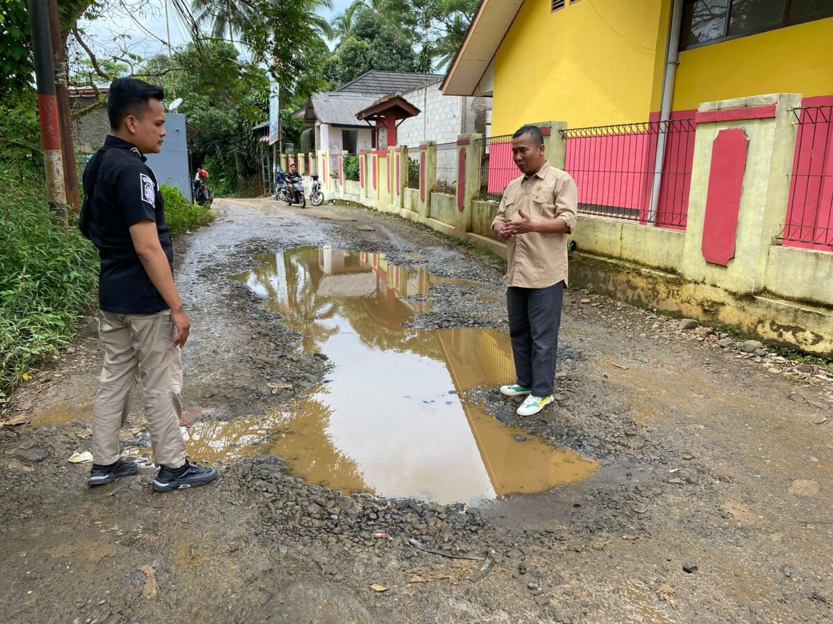 jalan penghubung rusak