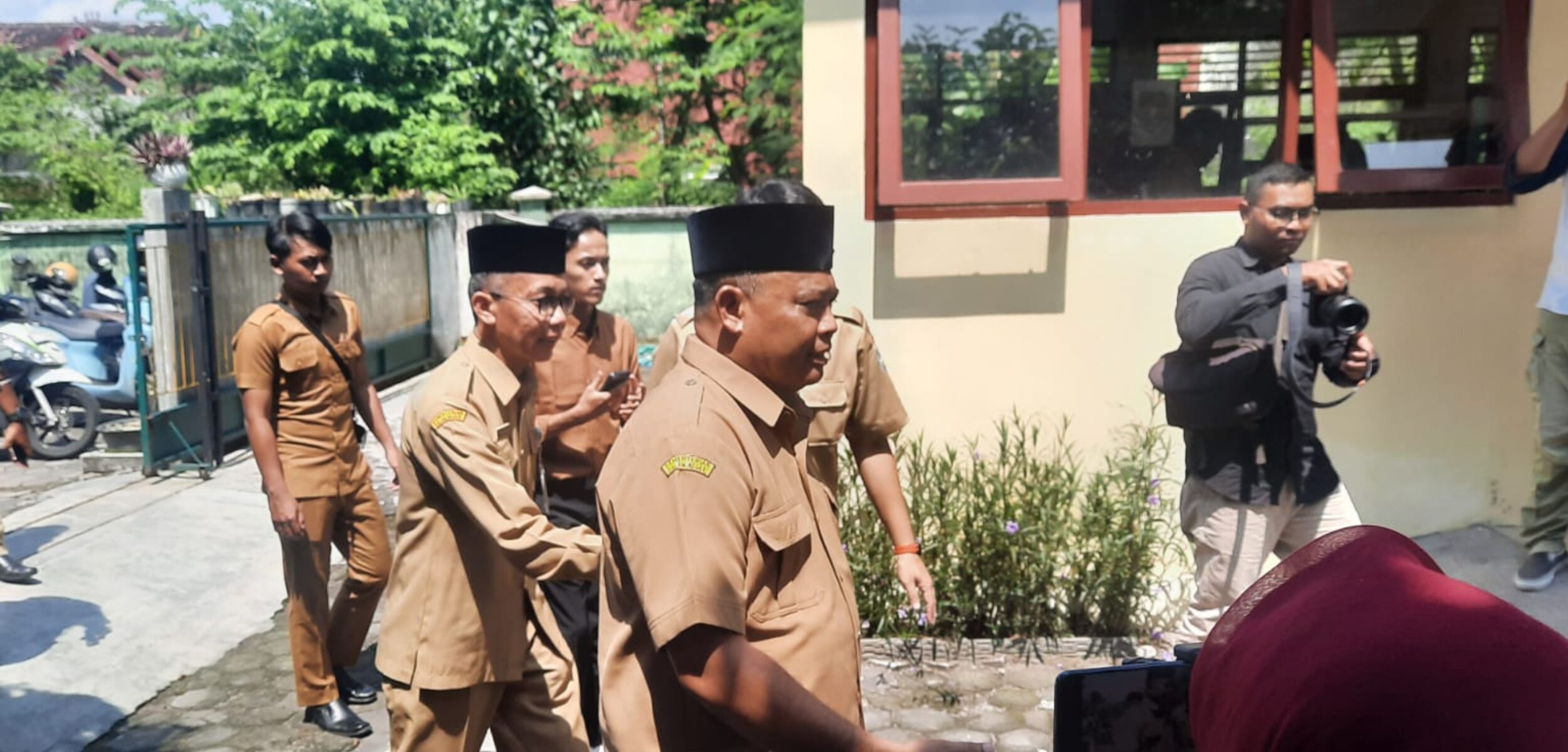 Atap Kelas SD Ambruk, Bupati Sleman Pastikan Segera Renovasi