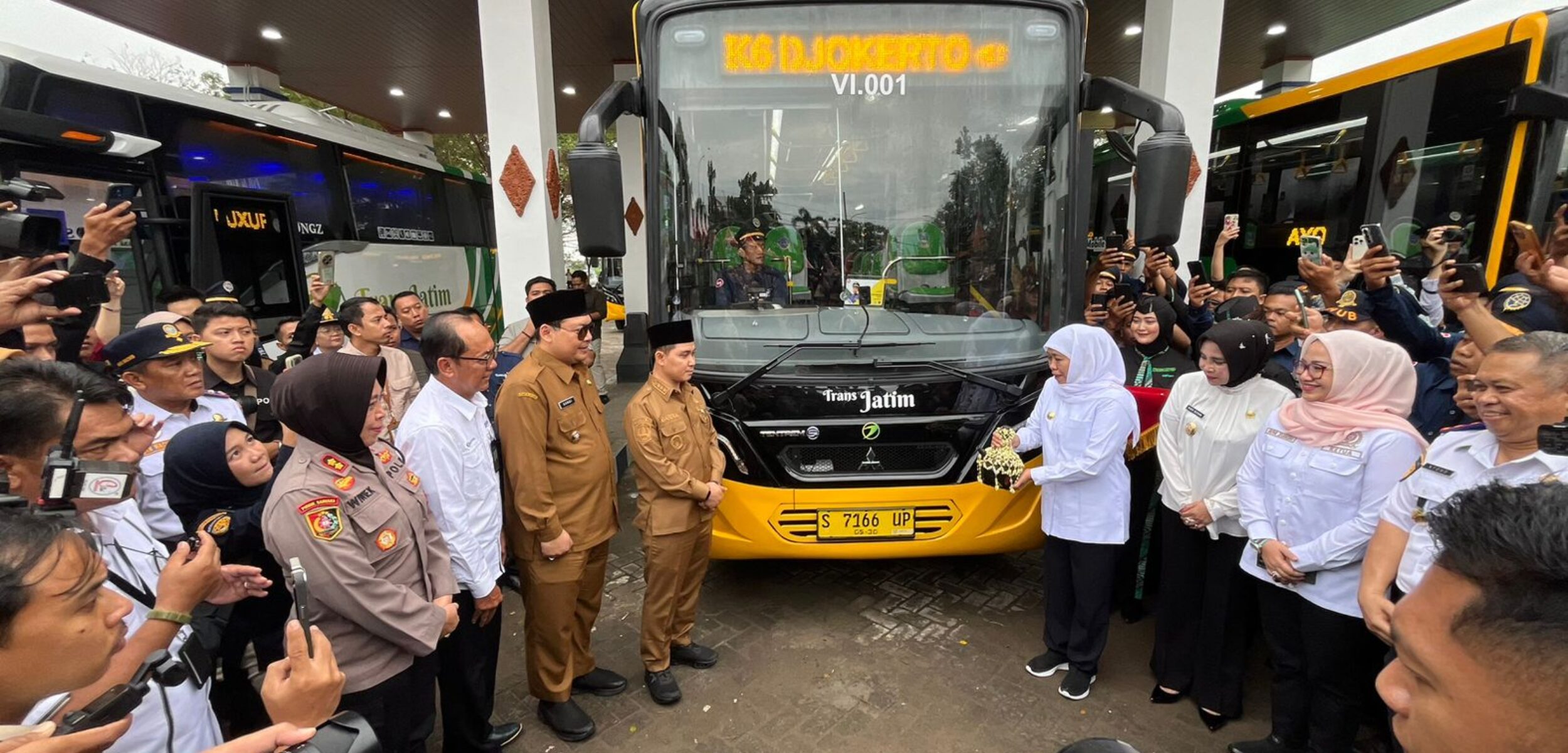 Gubernur Jatim Resmikan Bus Trans Jatim Rute Mojokerto – Sidoarjo