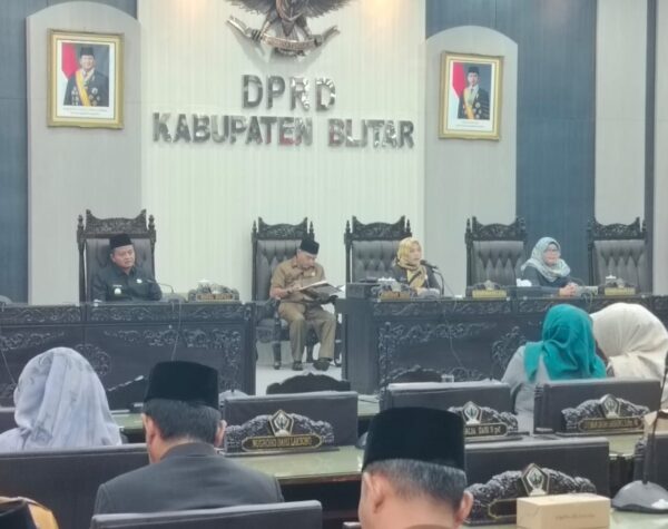 DPRD Kabupaten Blitar Gelar Rapat Paripurna Penyampaian Pandangan Umum Fraksi Terhadap RPJMD 2025–2029