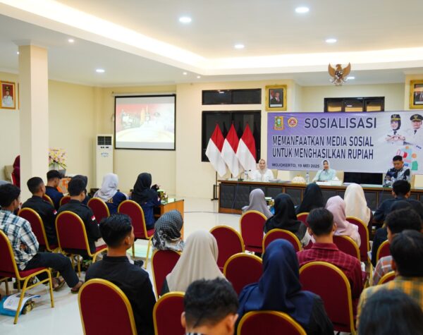 Media Sosial Jadi Ladang Cuan, Wali Kota Mojokerto Ingatkan Generasi Muda Soal Literasi Digital