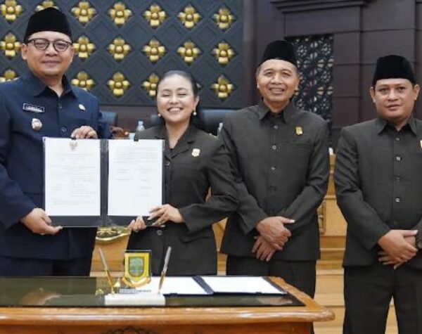 Tok! DPRD Kota Mojokerto Setujui Raperda Pertanggungjawaban APBD 2024 Menjadi Perda