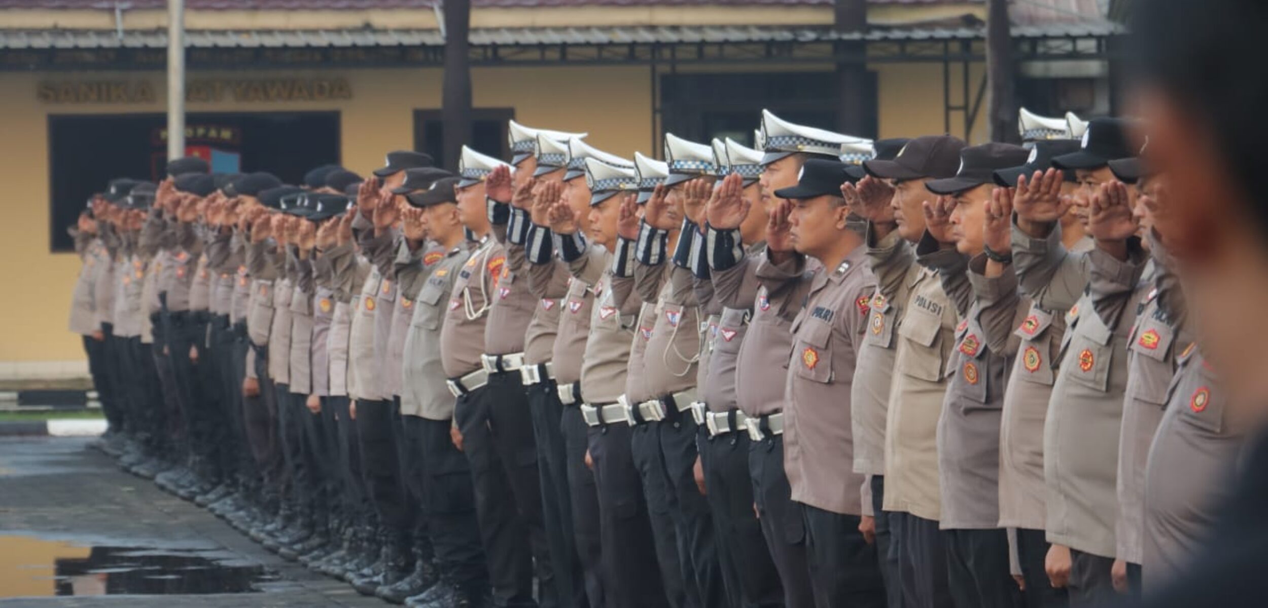 80D726CF 3339 4BF8 A7E0 E562F7E1EE56