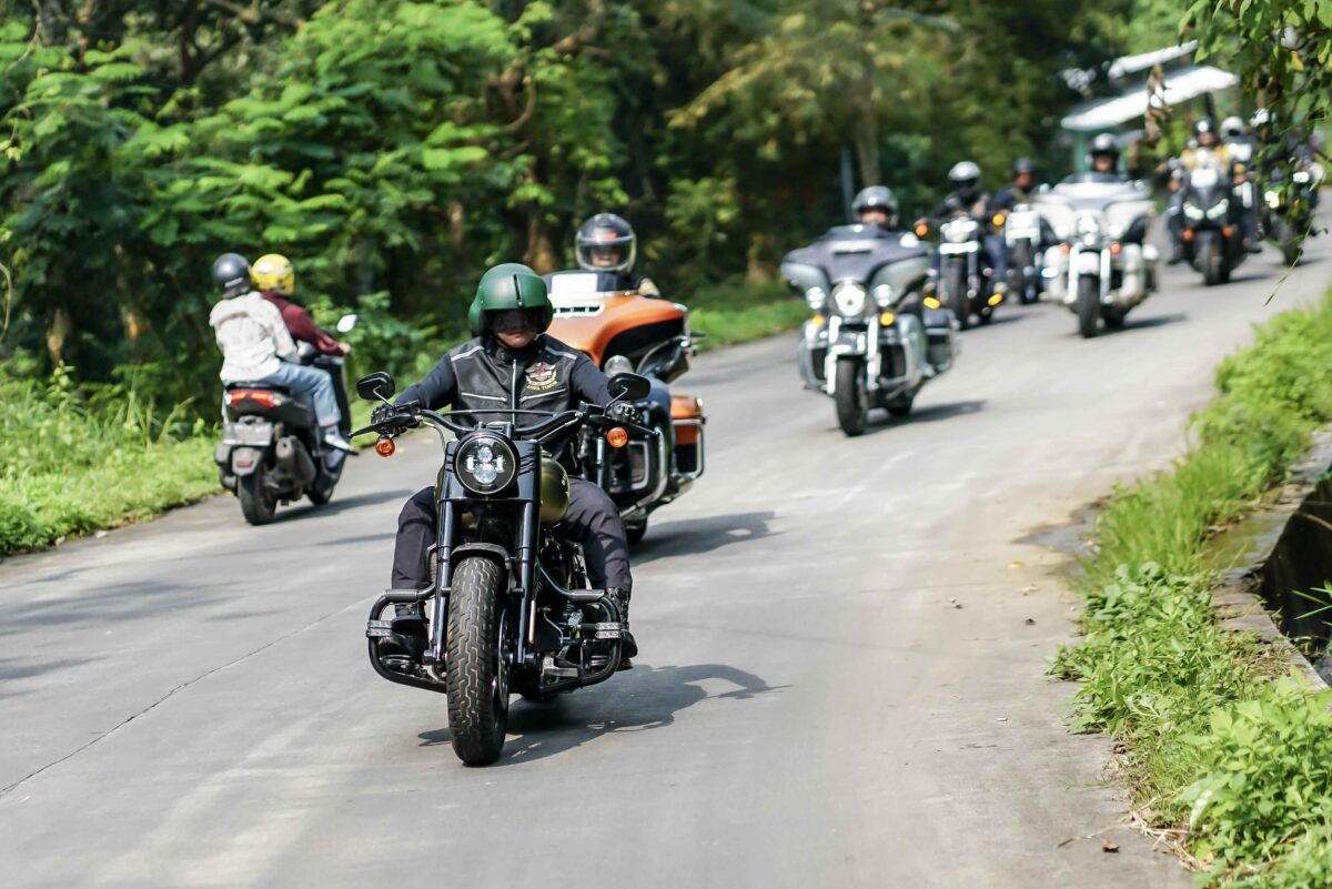 IMG 20250607 WA0103 11zon 3 Potret rombongan HDCI Mojokerto Raya riding menuju Trawas.