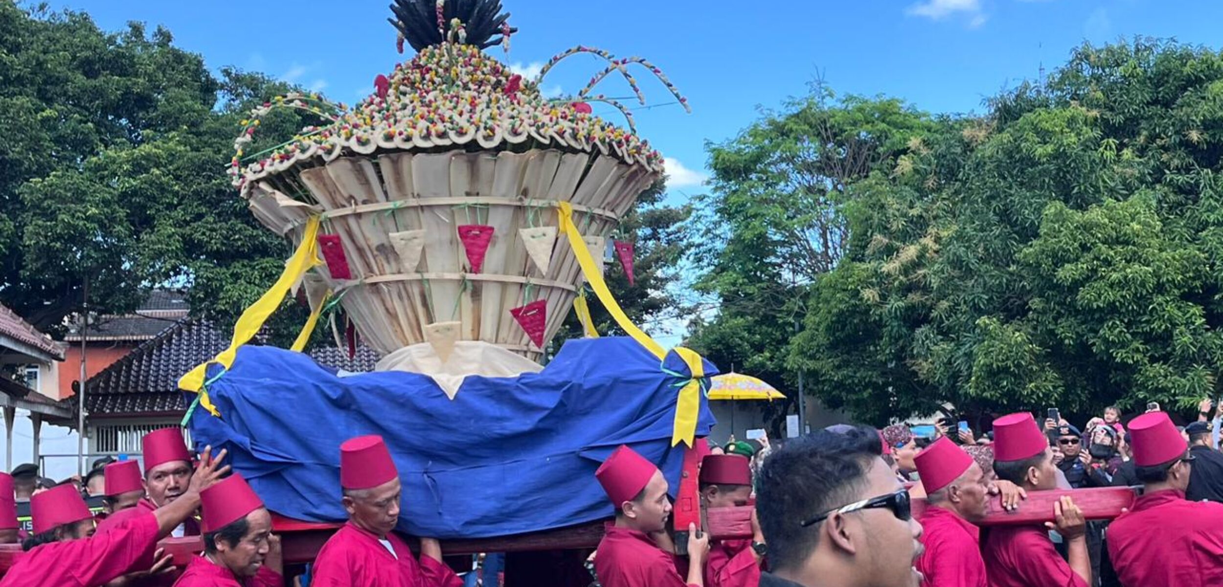 Garebeg Besar, Peringatan Iduladha Khas Keraton Yogyakarta Jadi Ajang Warga Berebut Berkah