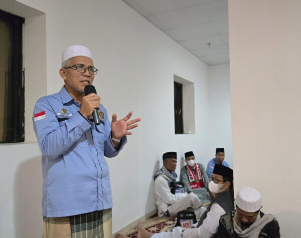 Cerita Ketulusan Ustaz Safrijon Menuntun Jamaah Kloter 13 Padang Menuju Haji Mabrur