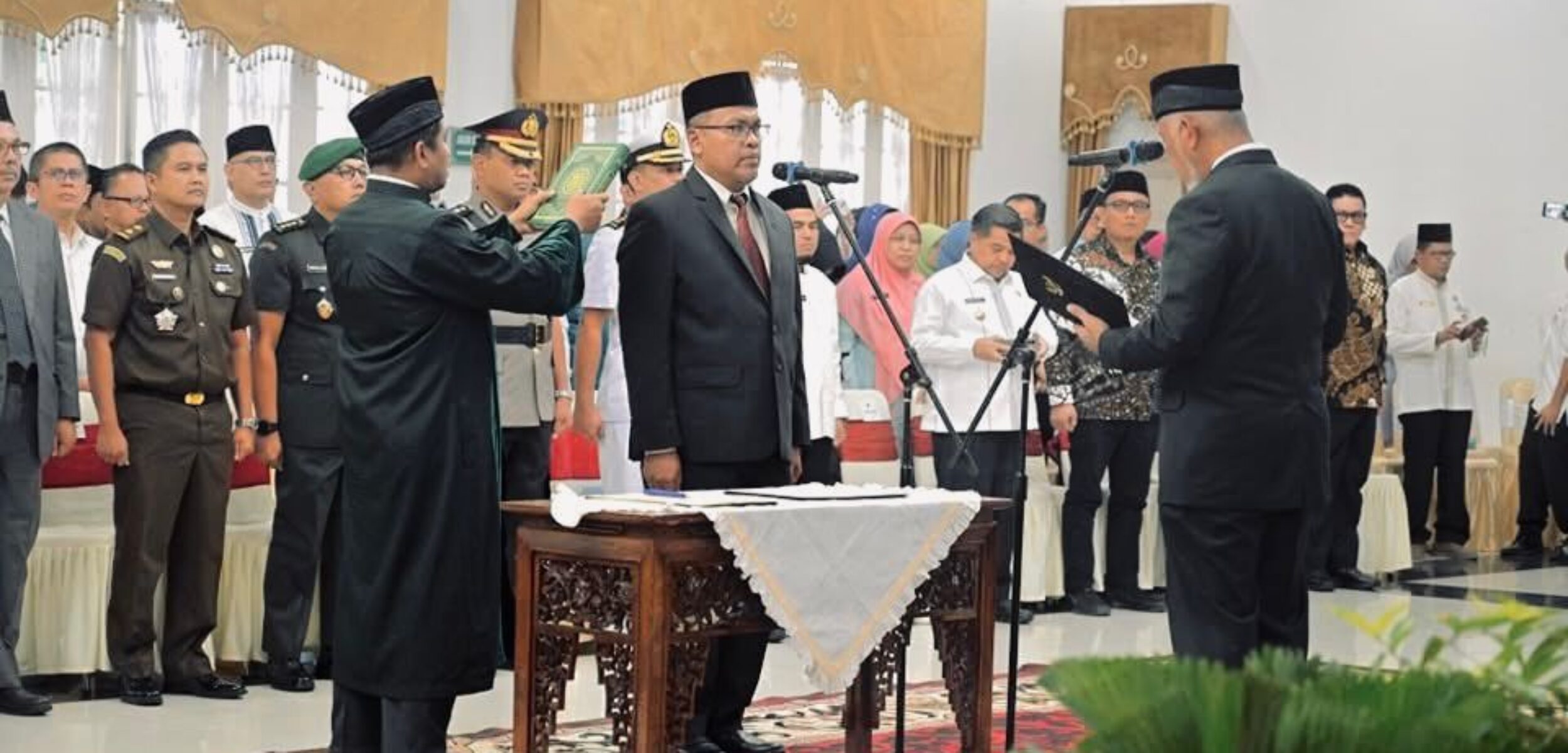 Gubernur Mahyeldi Lantik Arry Yuswandi sebagai Sekda Definitif Sumbar