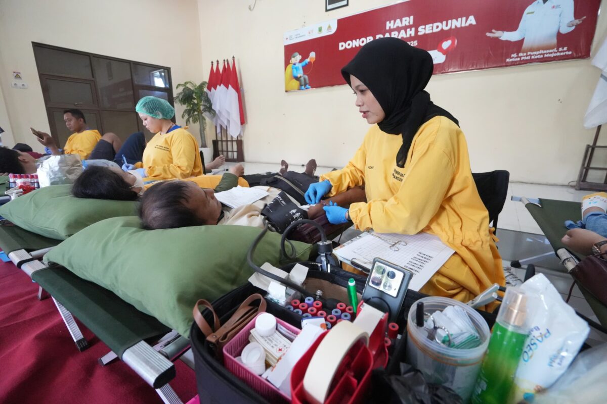 Suasana Donor Darah dan Peringatan Hari Donor Darah Sedunia 2025