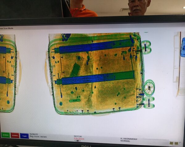 Gagalkan Penyelundupan 1,6 Kg Sabu, TNI AL Juanda Amankan Penumpang Pesawat