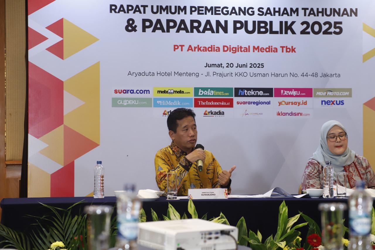 Direktur Utama PT Arkadia Digital Media Tbk, Suwarjono saat memberikan paparan di depan jajaran pemegang saham (Dok. Suara.com untuk Kabarterdepan.com)