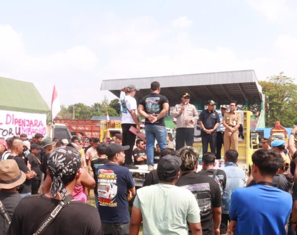 Ratusan Sopir Truk ODOL di Blora Protes: “Kami Terancam Dipenjara karena Muatan!”