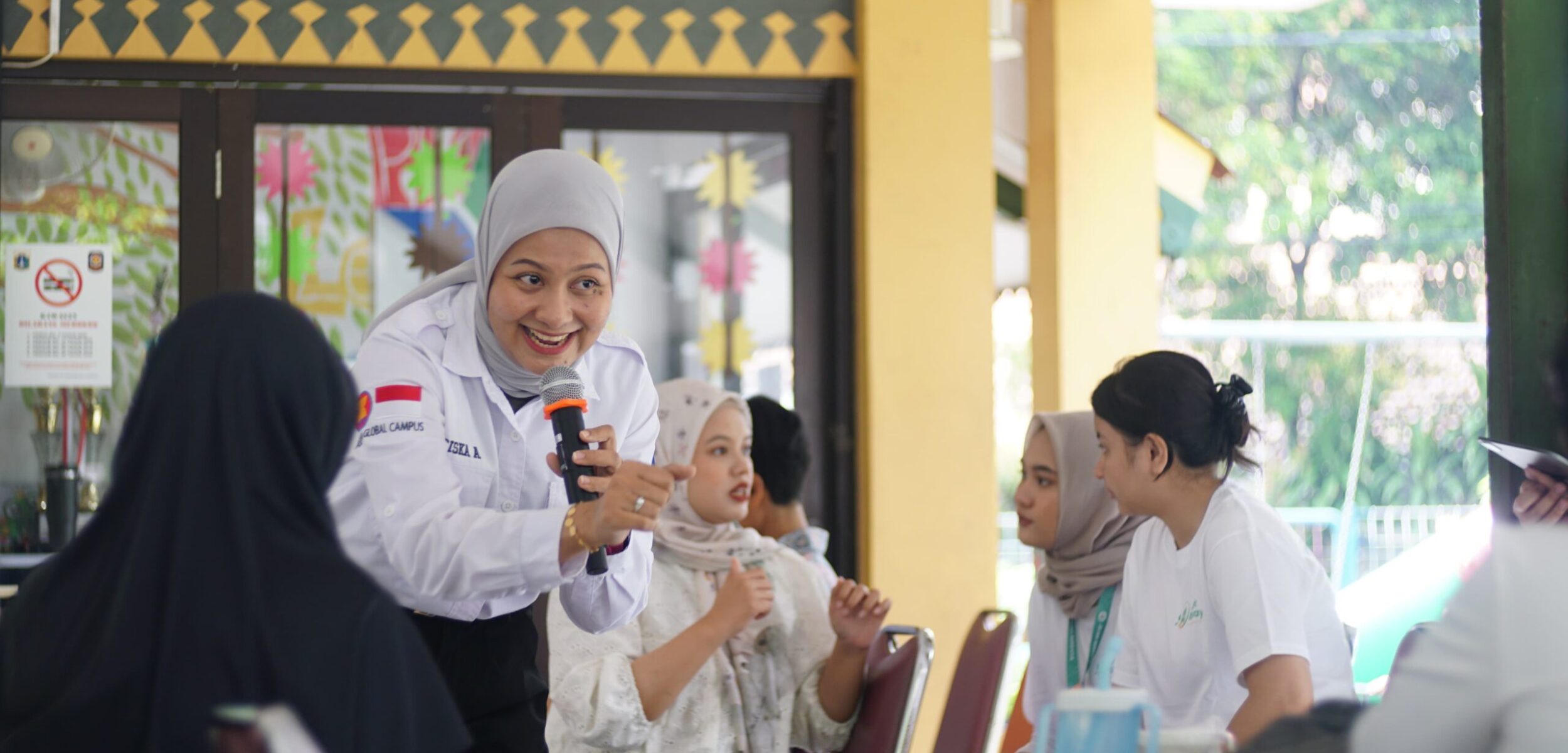 Jejak Cakap Digital dan Jejak Kreasi: Langkah Awal Menuju Pemberdayaan UMKM di Kampung Bedeng