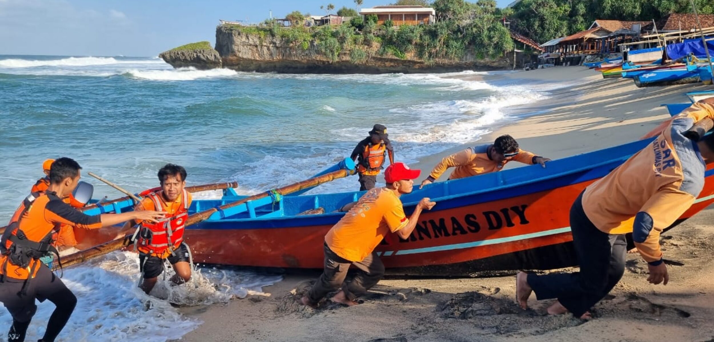Tim SAR Gabungan Kembali Lakukan Pencarian Korban Terseret Ombak di Pantai Watu Kodok Gunungkidul