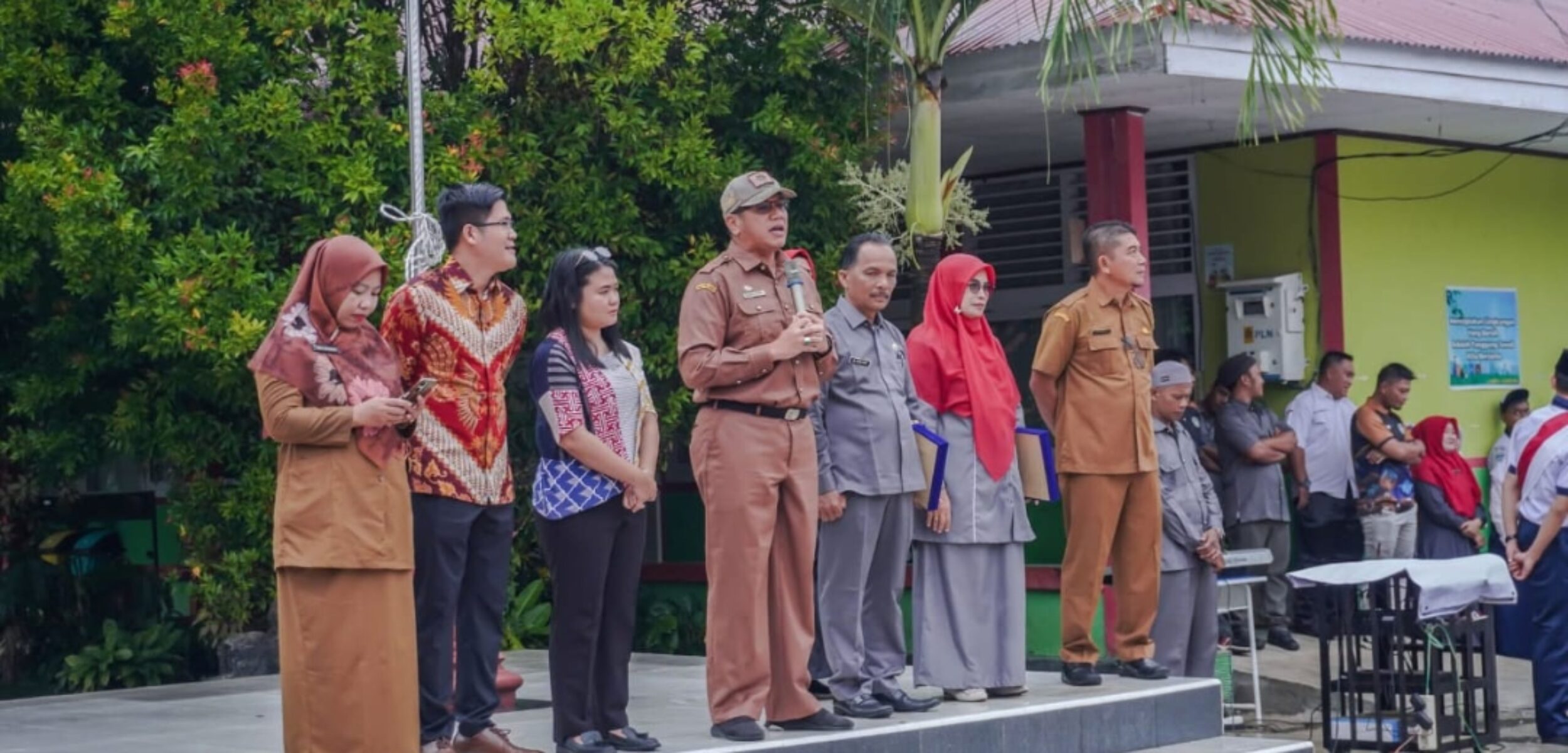 Seragam Gratis Lebih Tepat Sasaran, Sisa Dananya untuk Rehabilitasi Sekolah dan Peningkatan Mutu Pendidikan Dharmasraya