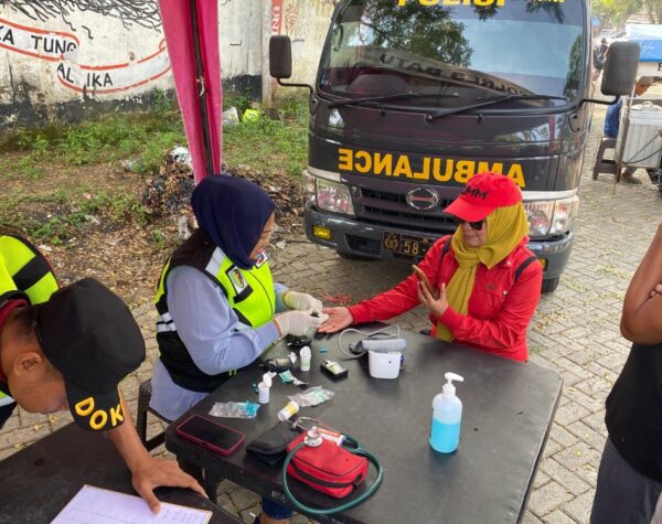 Meriahkan Hari Bhayangkara ke-79, Polres Batu Gelar Layanan Cek Kesehatan Gratis di CFD