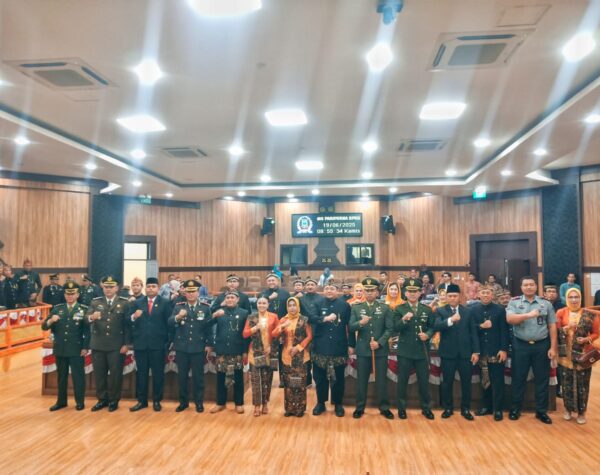 Wali Kota Mojokerto Sampaikan Sambutannya dalam Rapat Paripurna DPRD Guna Peringati Hari Jadi Kota Mojokerto ke-107