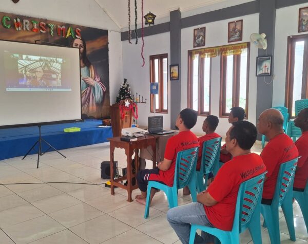 WBP Nasrani Lapas Madiun Beribadah Daring, Ikuti Arahan Ditjen PAS