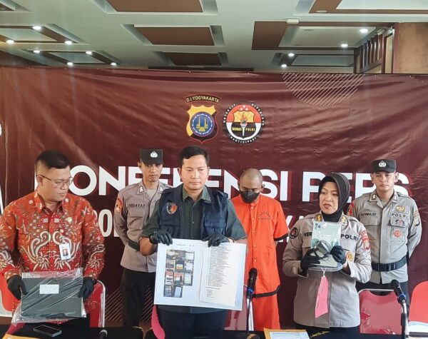 Modal Live TikTok dan Mengaku Auditor OJK, Pria asal Surabaya Tipu Wanita asal Yogyakarta Modus Hapus Utang Pinjol