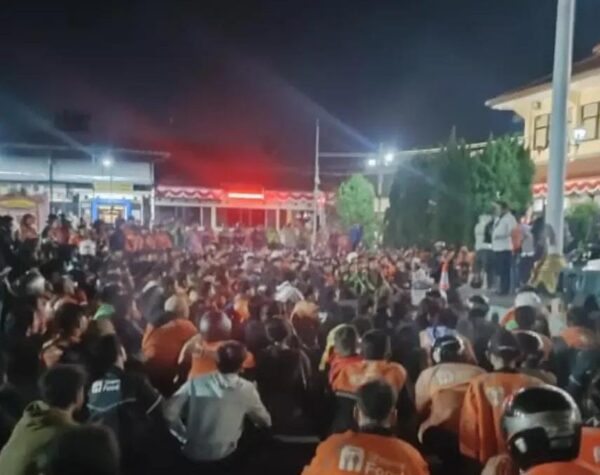 Sejumlah Driver Ojol Kepung Polresta Sleman, Begini Penjelasan Polisi