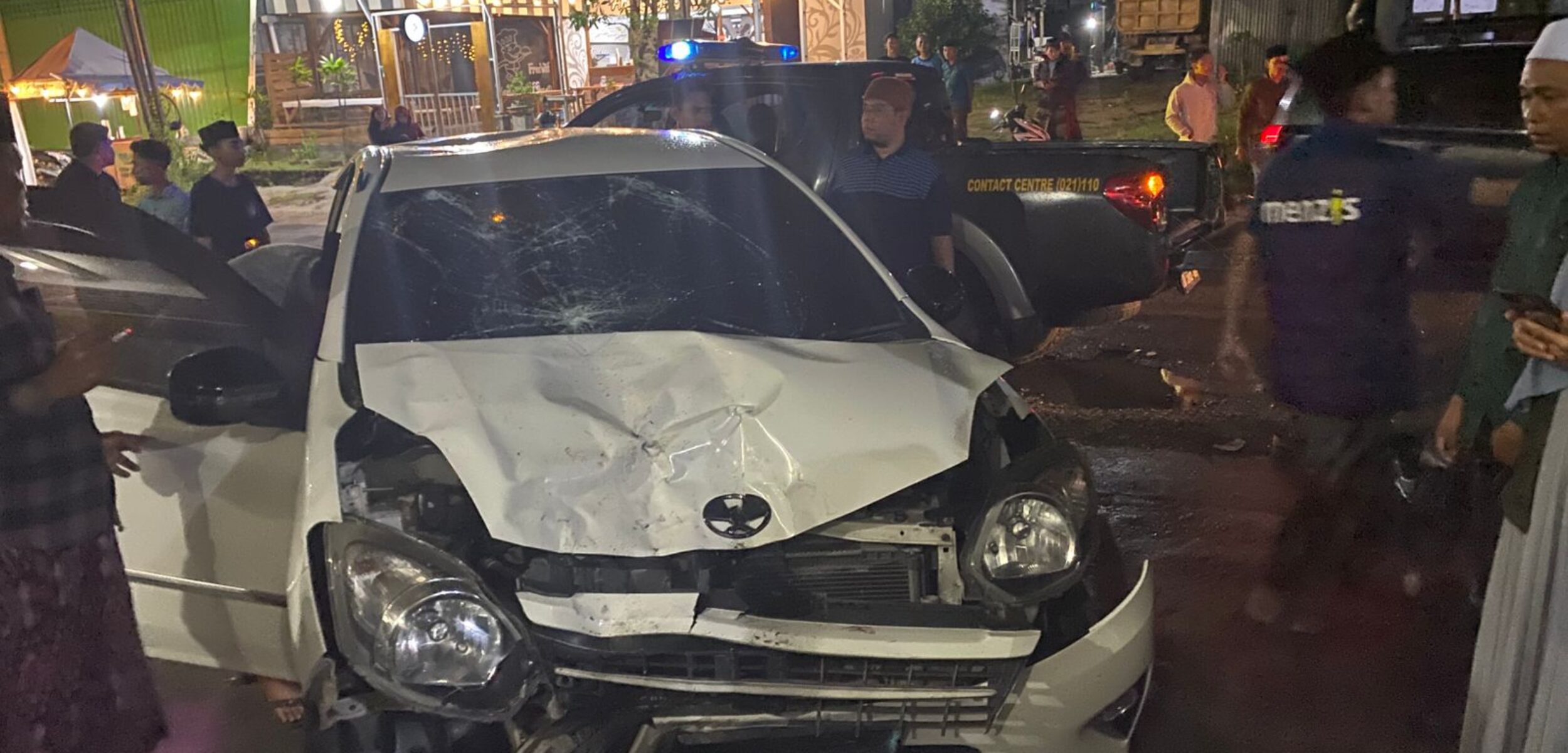 Kecelakaan di Sampang, Mobil Daihatsu Ayla Tabrak Motor
