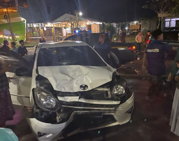 Kecelakaan di Sampang, Mobil Daihatsu Ayla Tabrak Motor