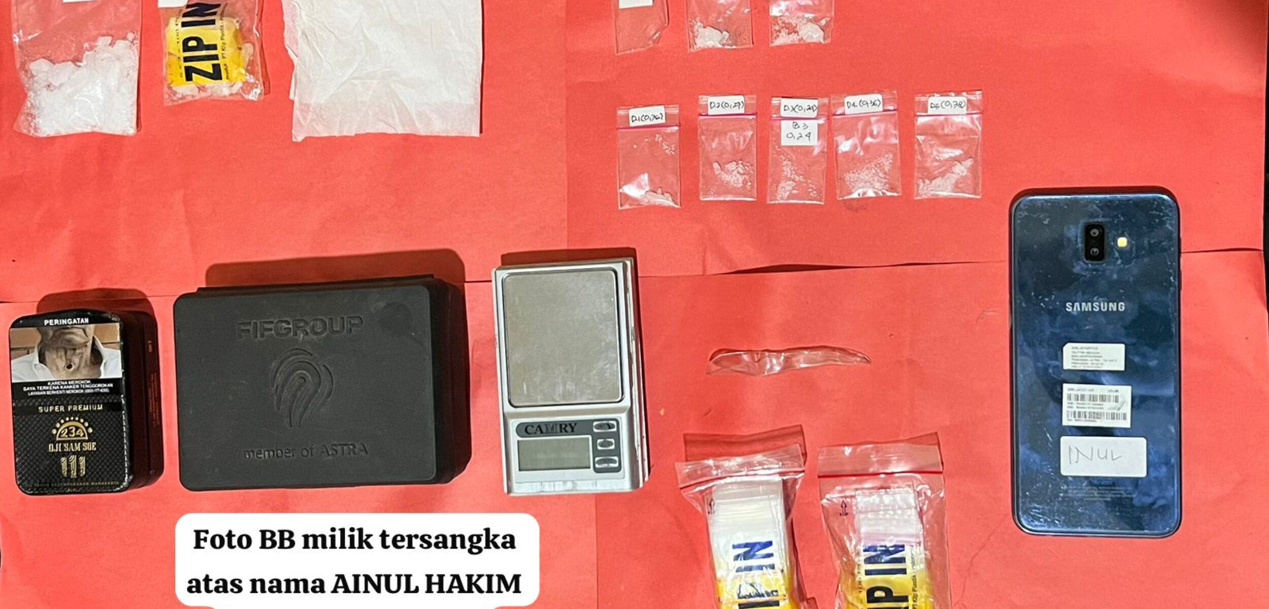 Barang bukti yang diamankan dari tersangka pengedar sabu, Ainul Hakim alias Inul (31) asal Dusun Kunjoro, Kamis (10/7/2025) pukul 11.00 WIB (Redaksi / Kabarterdepan.com)