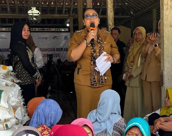 Bagikan Bantuan Pangan, Bupati Gunungkidul Minta Jangan Beli Rokok dan Skincare