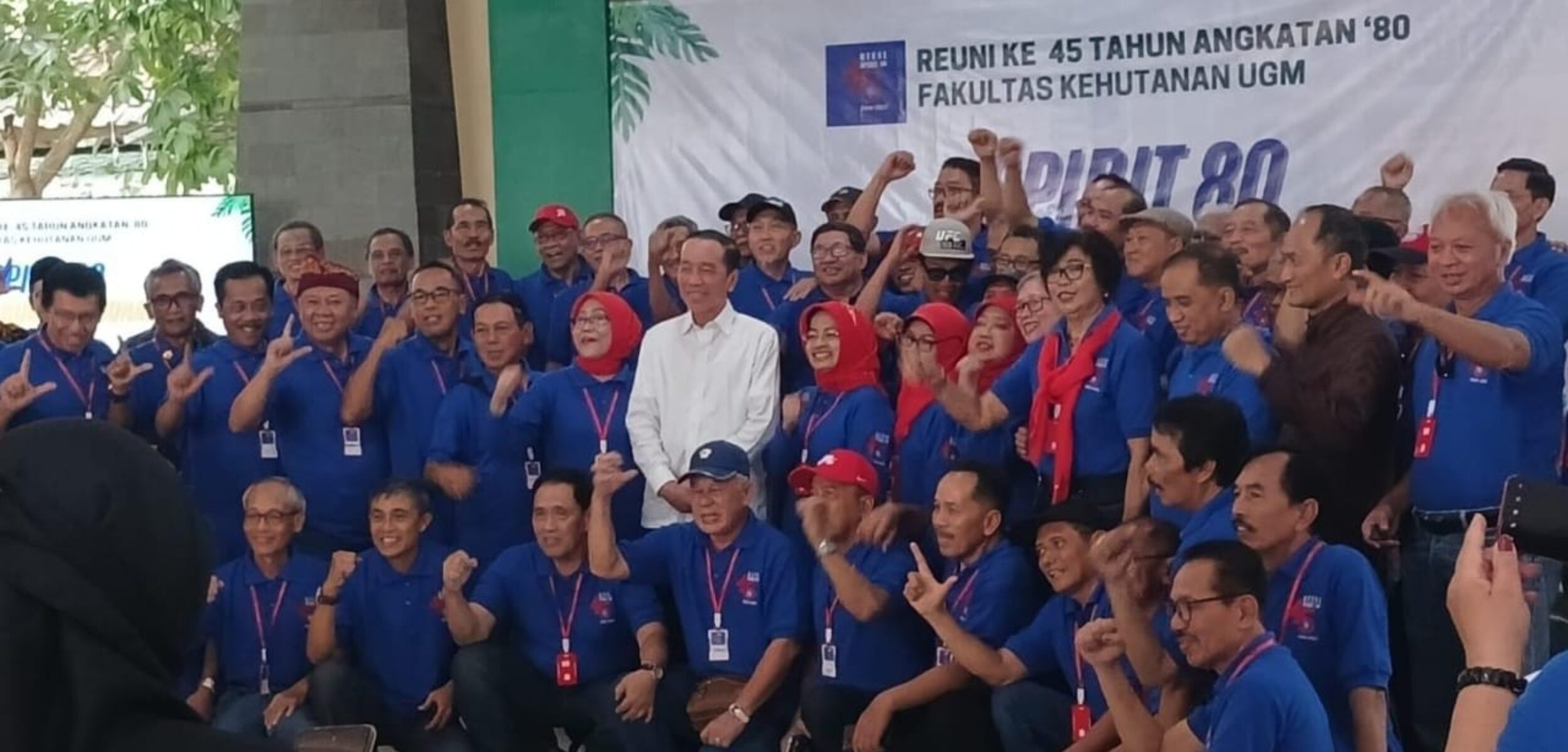 Jokowi Hadiri Reuni Angkatan 1980 Fakultas Kehutanan UGM, Singgung Keaslian Ijazah