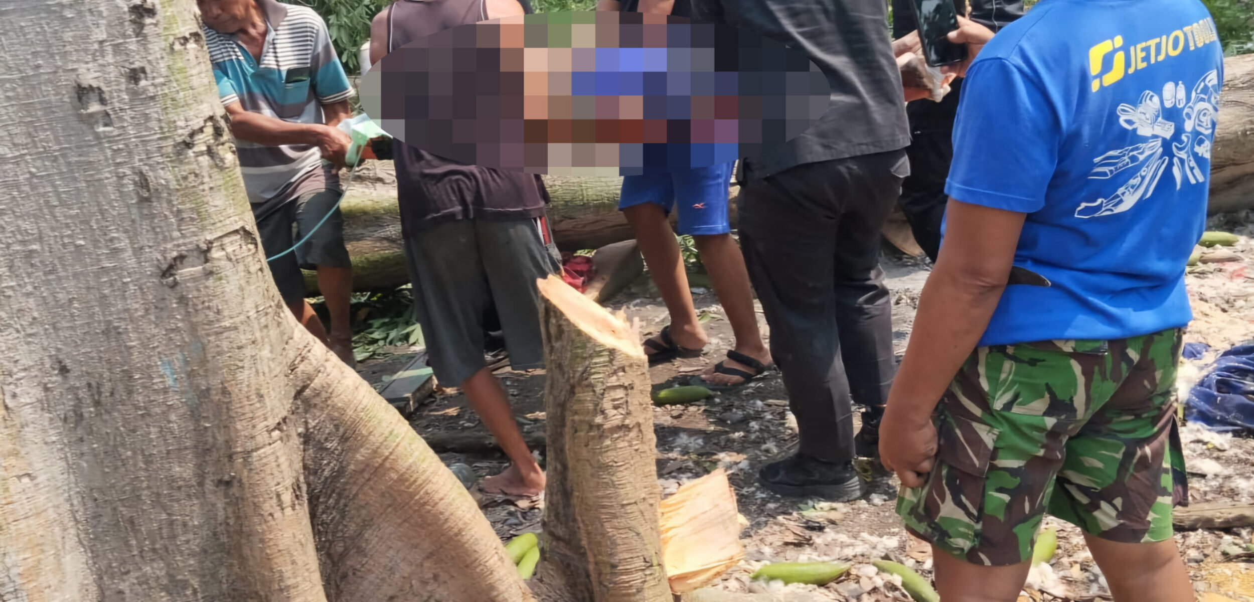 Kondisi korban, Tolip (72) saat dievakuasi (Redaksi / Kabarterdepan.com)