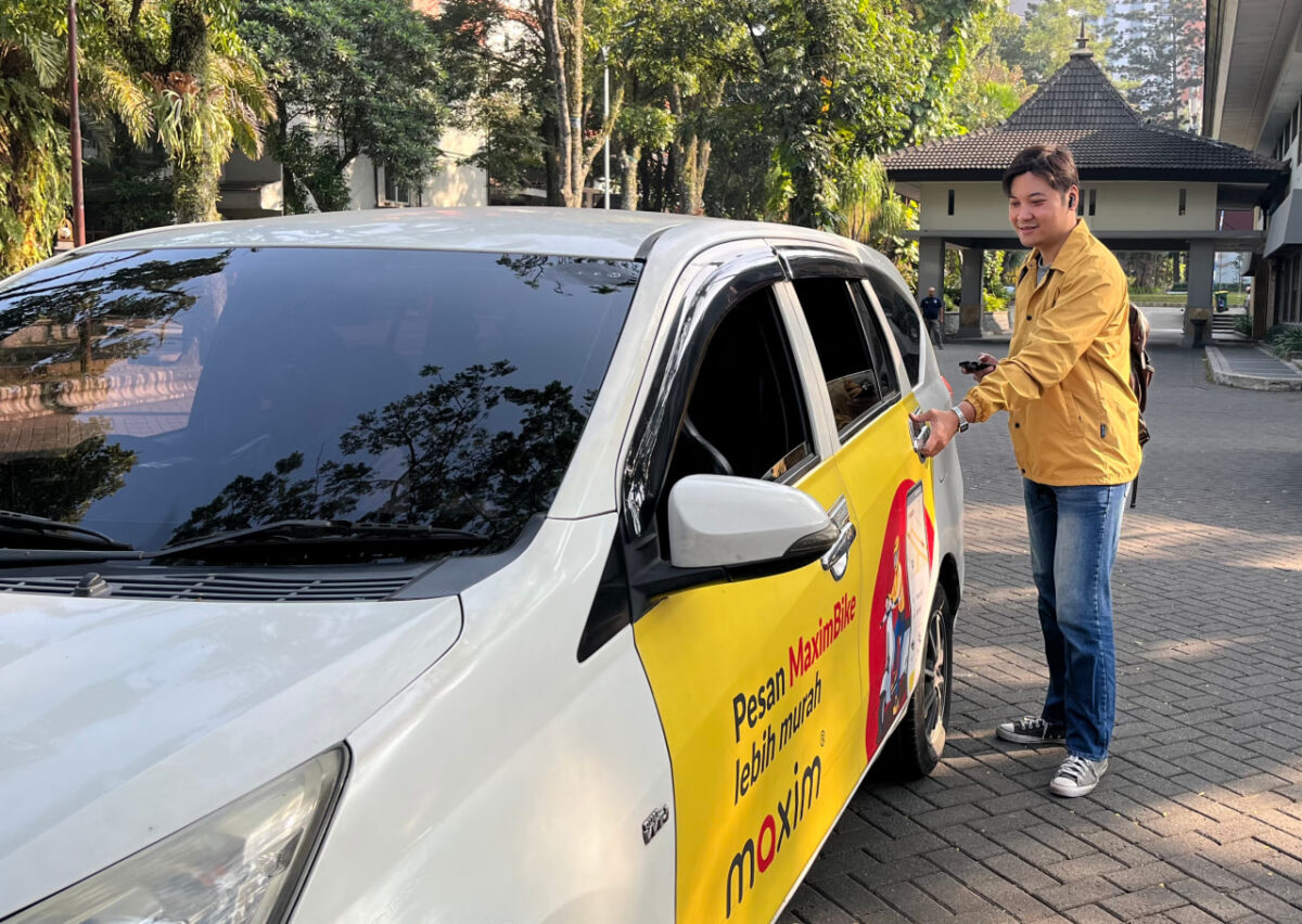 Layanan transportasi Maxim memberikan subsidi perjalanan.